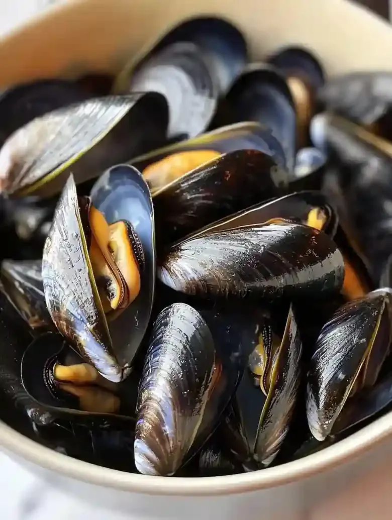 Garlic Butter Mussels au Gratin