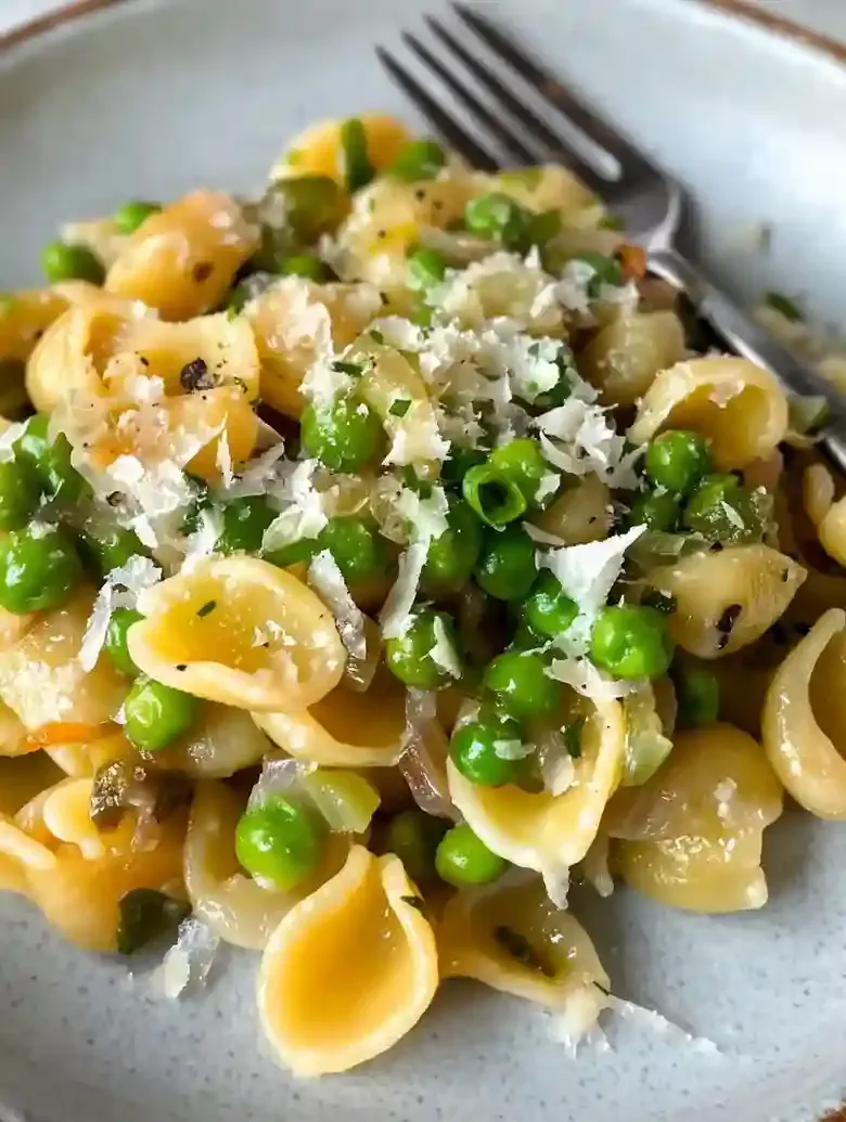 Pasta with Peas and Pecorino