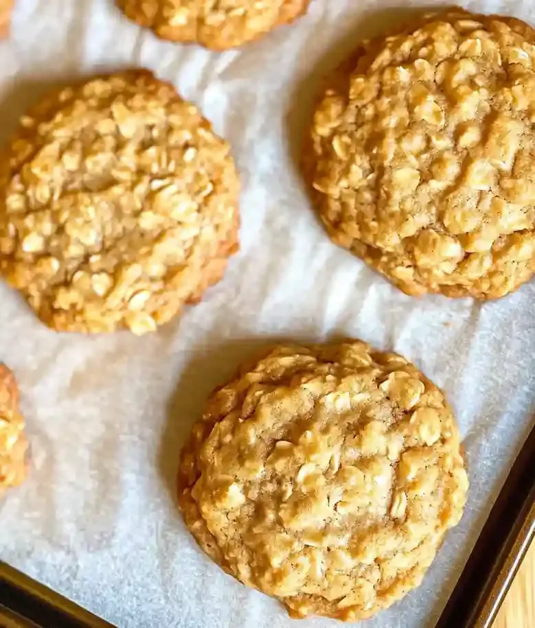 Cinnamon Applesauce Oatmeal Cookies