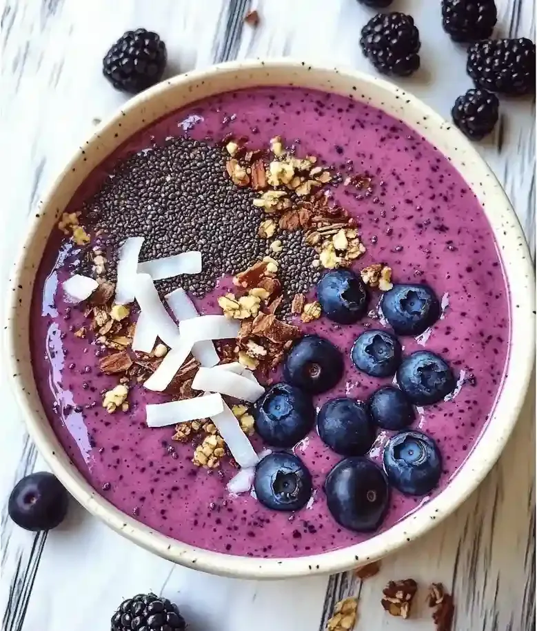 Delicious Blackberry Maca Smoothie Bowl