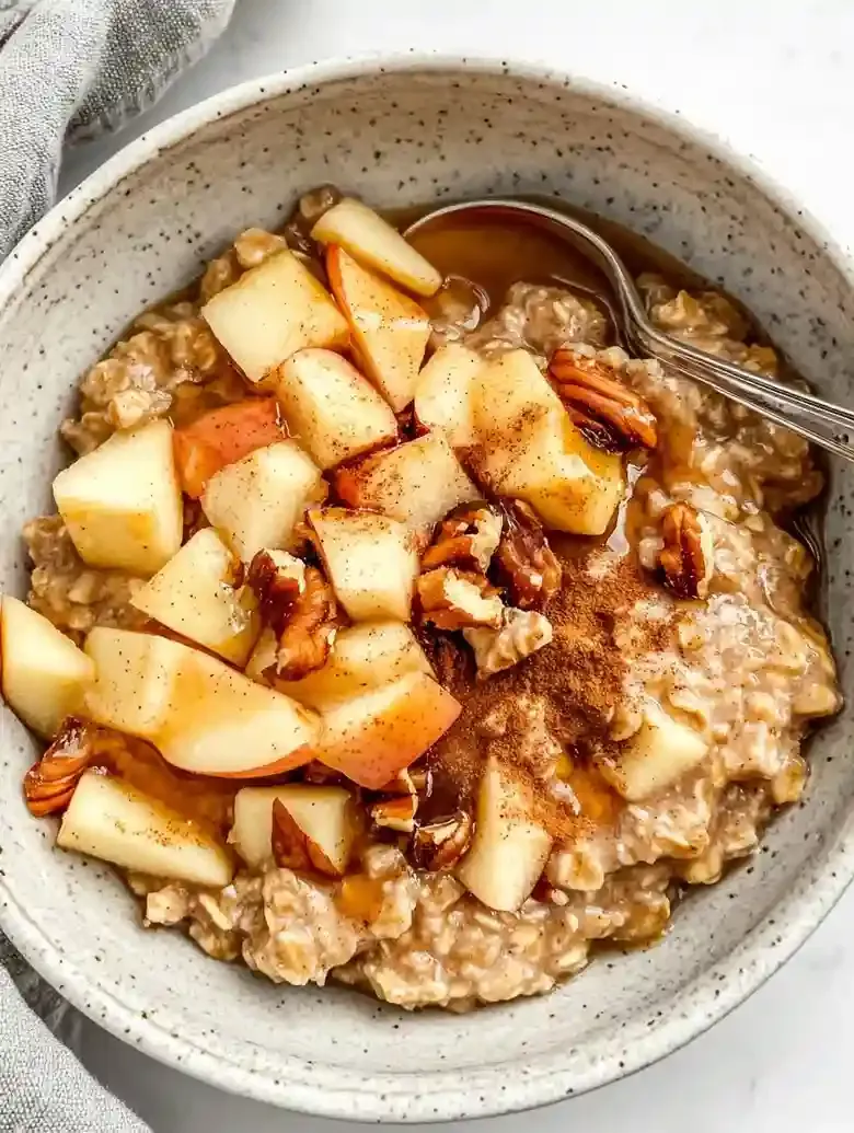 Easy Apple Cinnamon Oatmeal Recipe
