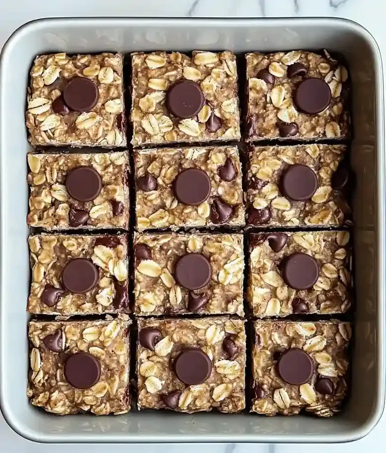 Easy Baked Oatmeal Bars Recipe