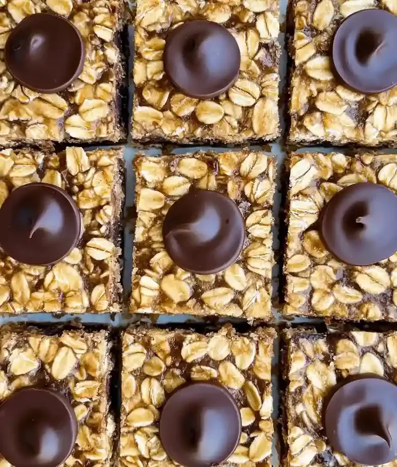 Easy Baked Oatmeal Bars Recipe