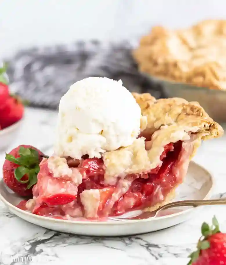 Classic Baked Strawberry Pie Recipe