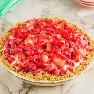 Creamy Strawberry Pretzel Pie Recipe