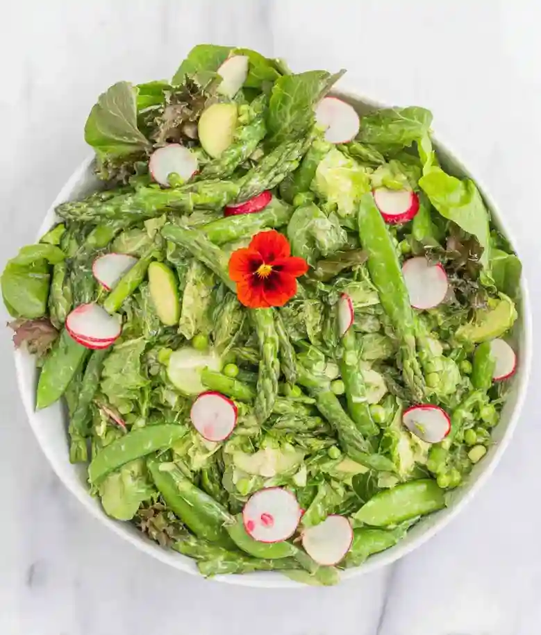 Delicious Asparagus Salad with Dressing