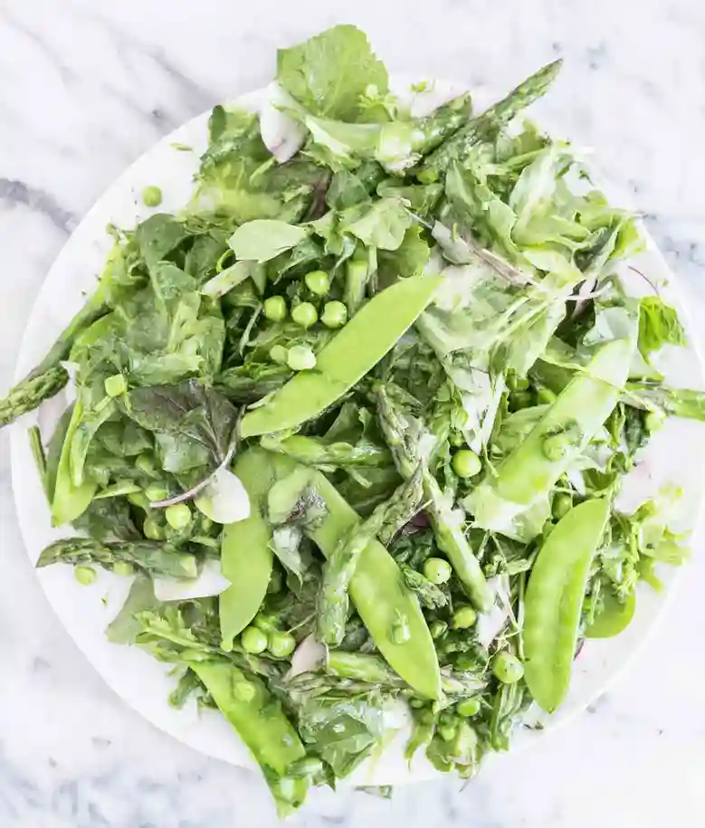 Delicious Asparagus Salad with Dressing