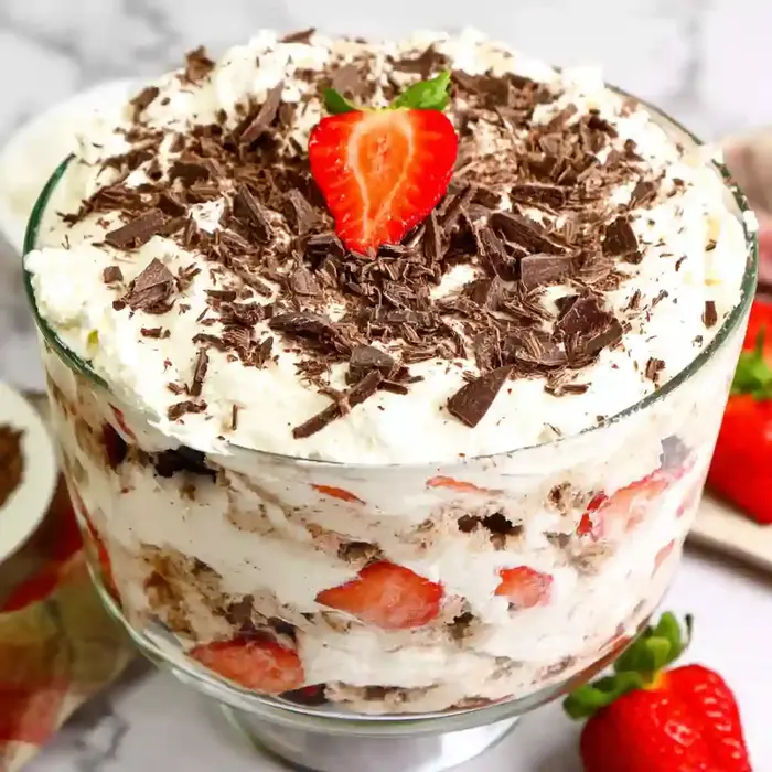 Delicious Strawberry Cheesecake Trifle