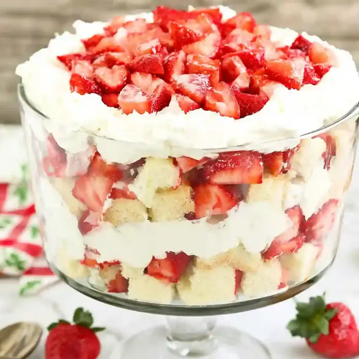 Easy Strawberry Shortcake Trifle