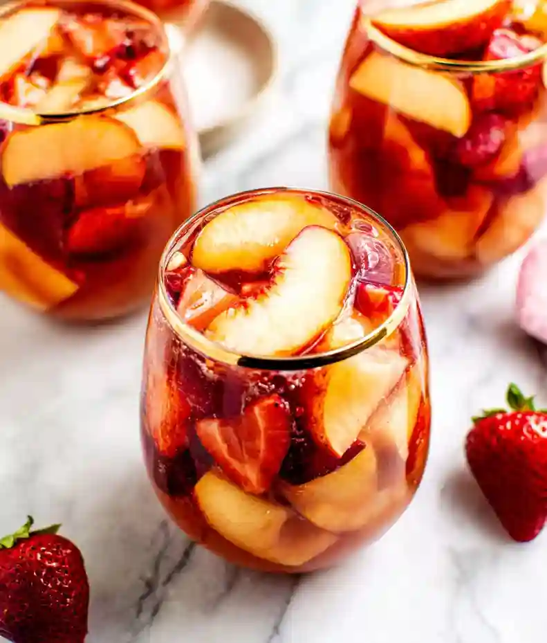 Refreshing Strawberry Peach Sangria