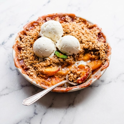 easy peach crisp with oat topping