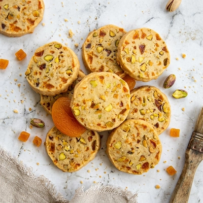 Pistachio Apricot Shortbread Cookies